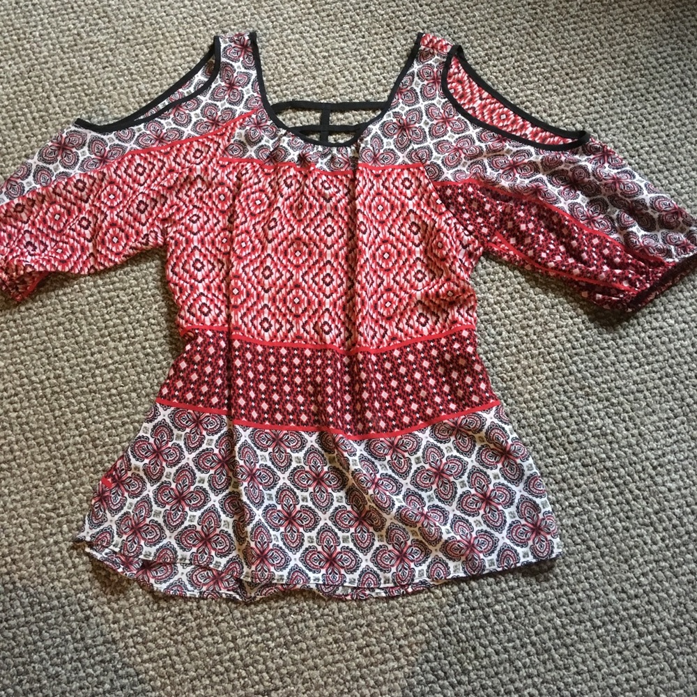 Free w bundle / Cute sheer top